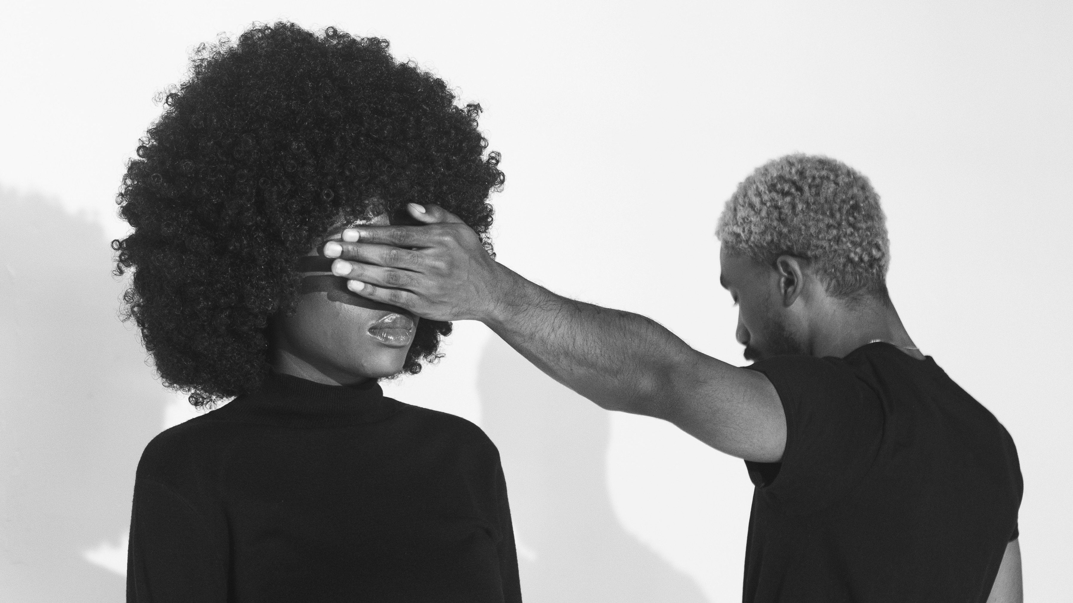 cropped-osarugue-igbinoba-iEKeM1bwPlI-unsplash
